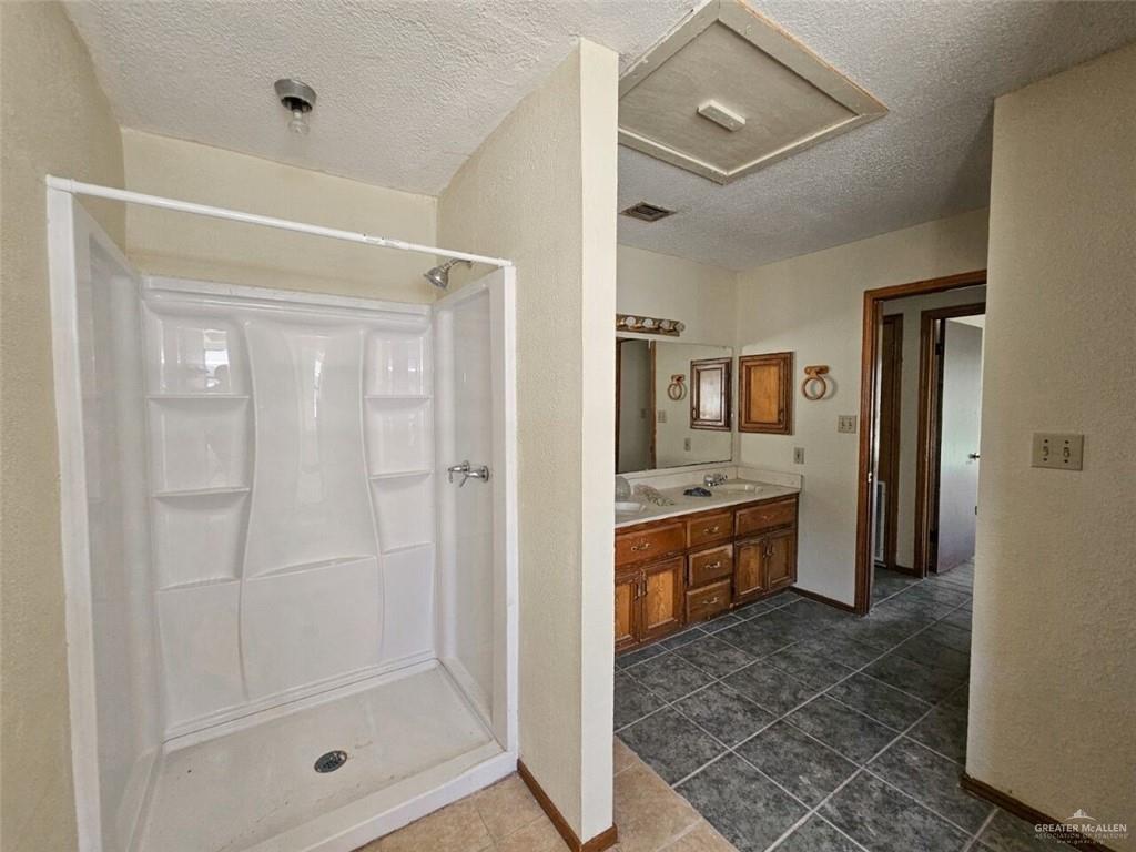 Photo 10 of 7706 Jasman Road