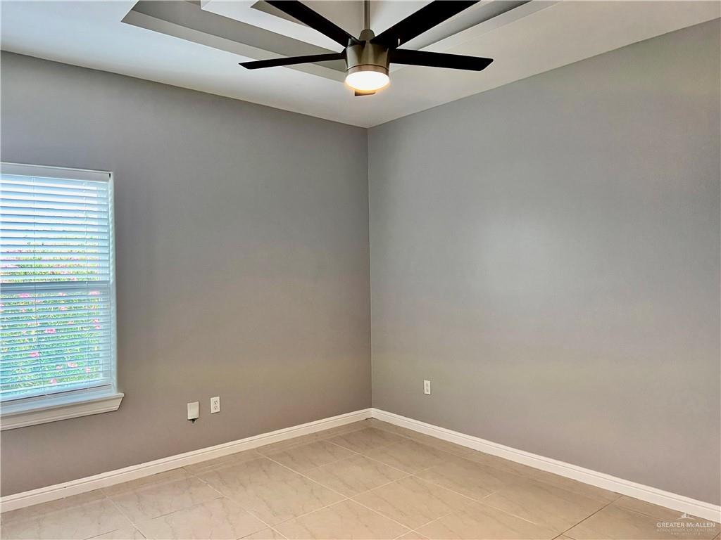 Photo 14 of 406 Newport Avenue #2