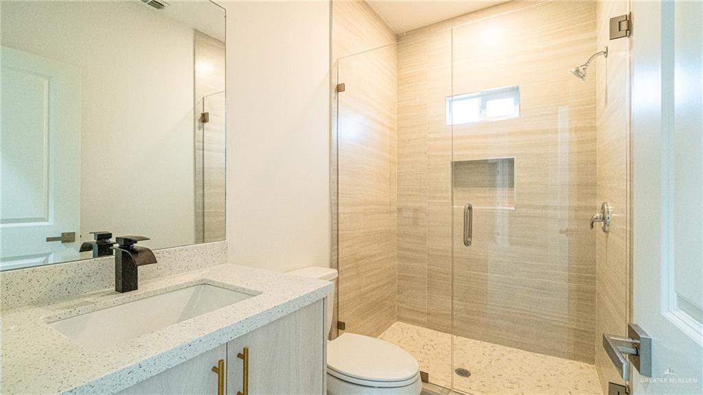 Photo 18 of 5805 Northwestern Avenue #2