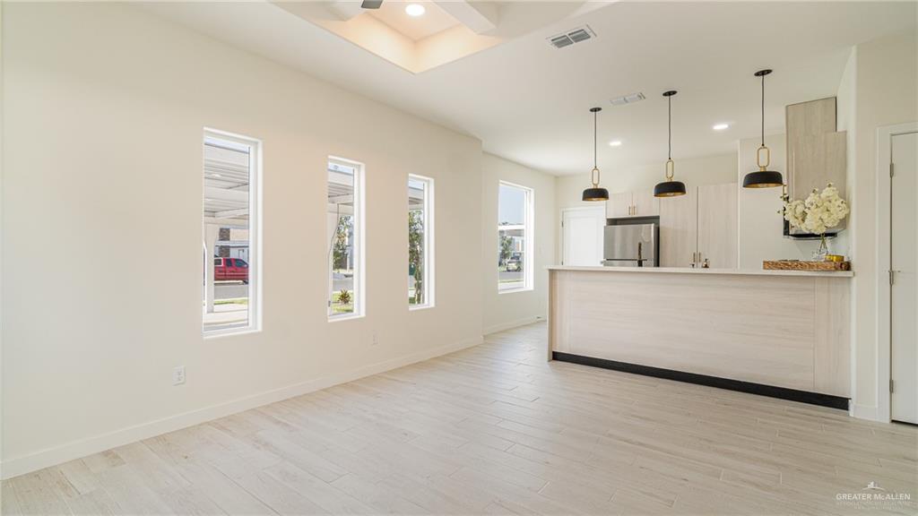 Photo 4 of 5805 Northwestern Avenue #2