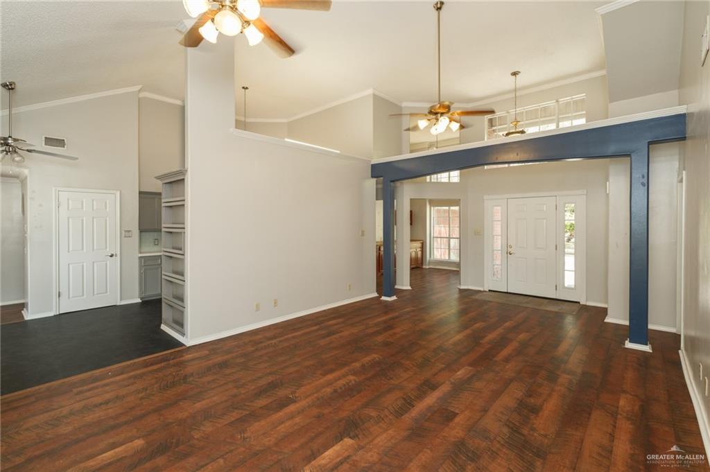 Photo 4 of 17268 Mayfield Road