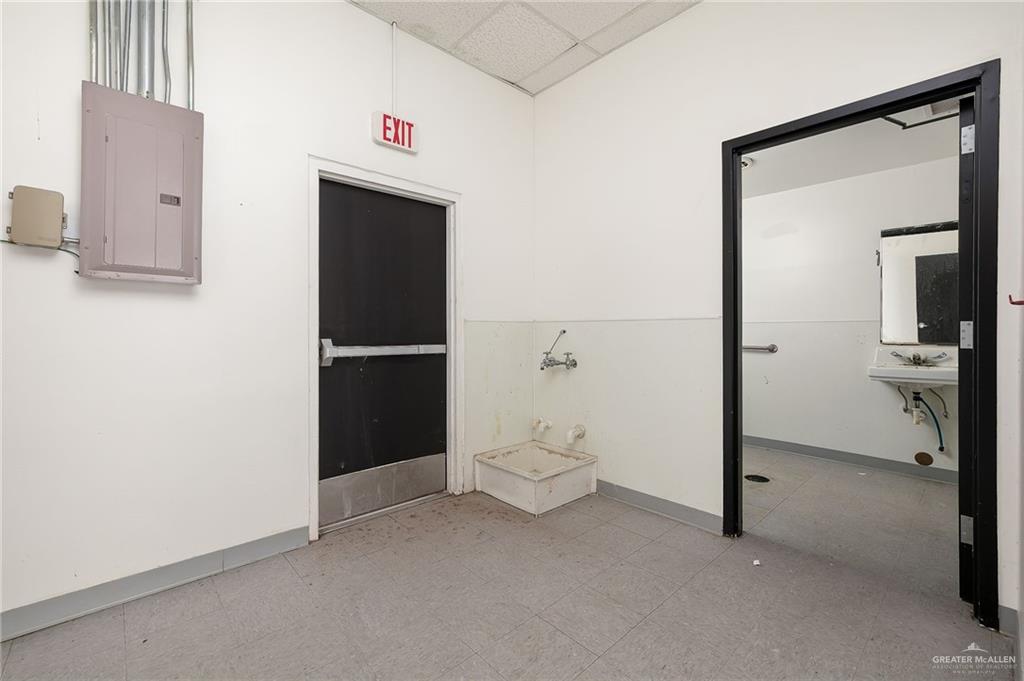 Photo 4 of 4322 Conway Avenue #108