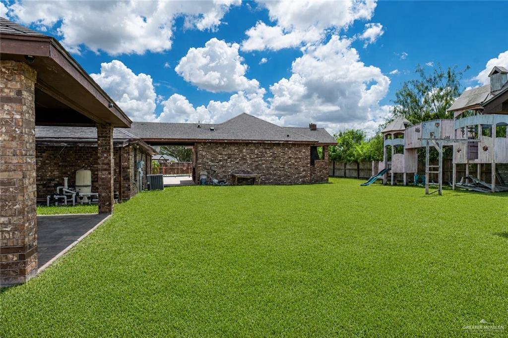 Photo 11 of 1702 Johnson Lane