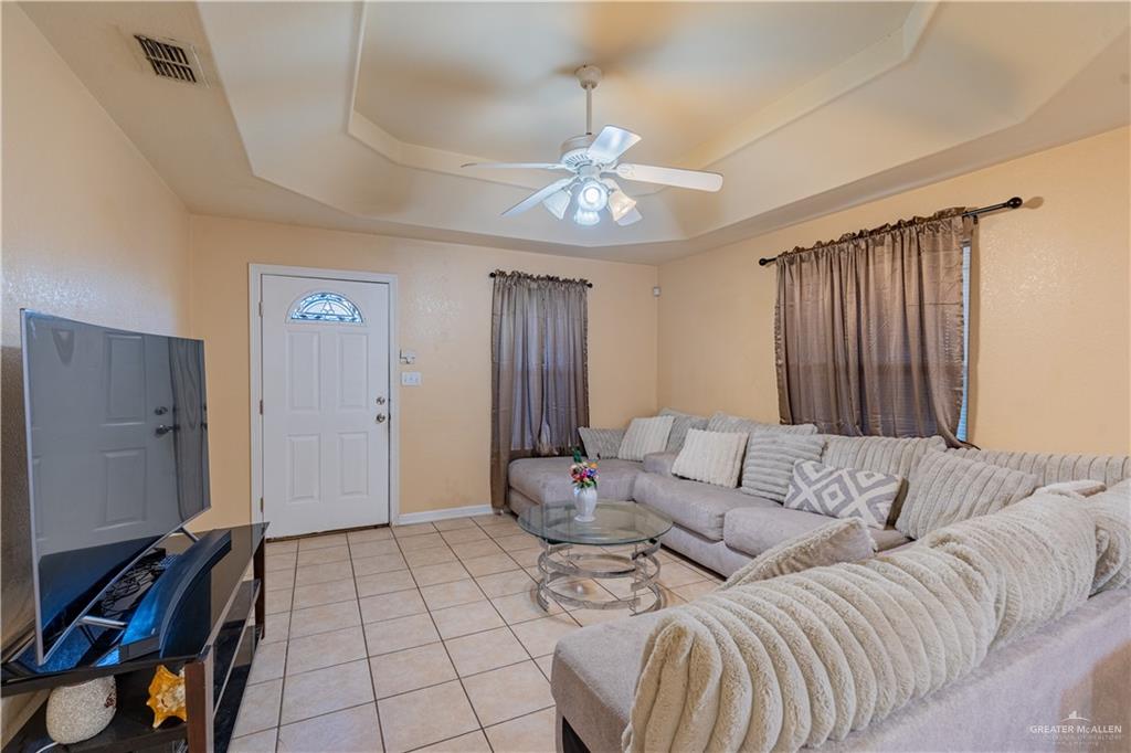 Photo 3 of 2216 Dahlia Street