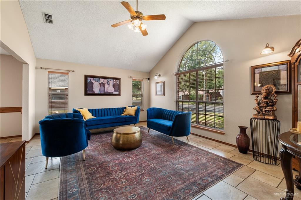 Photo 2 of 113 Pelican Avenue