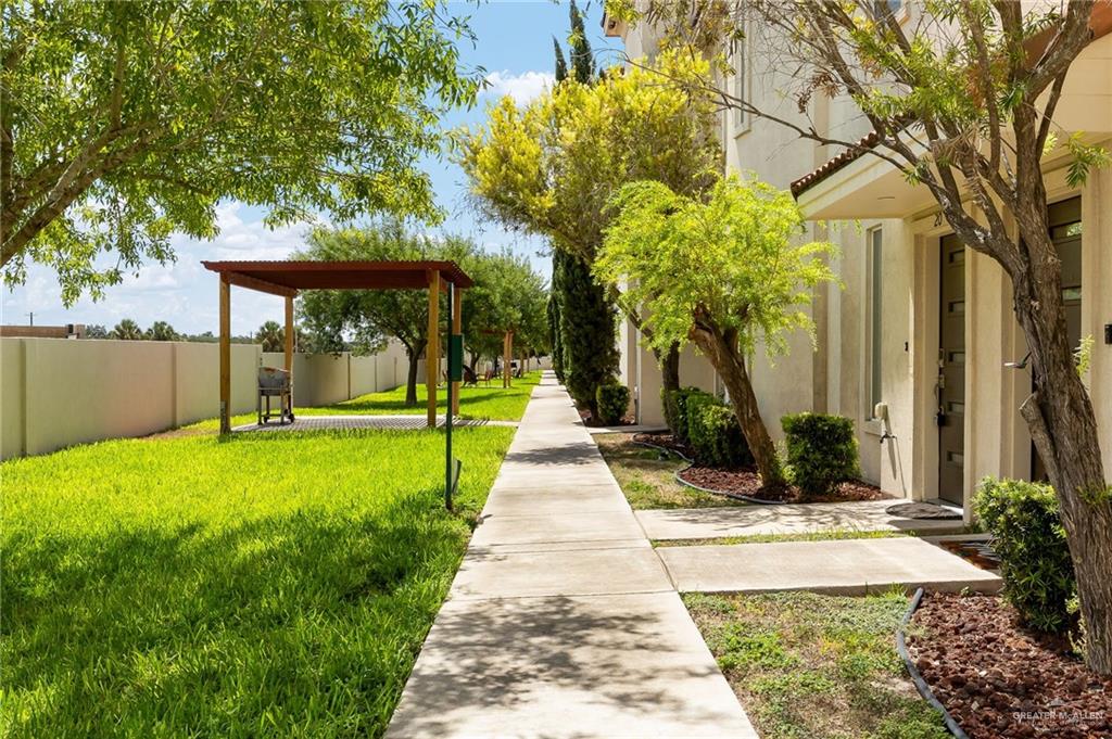 Photo 4 of 1413 Keeton Avenue #20