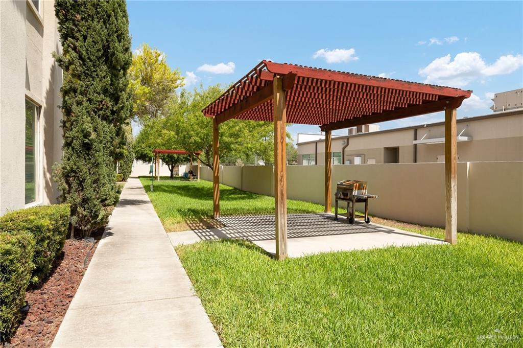 Photo 5 of 1413 Keeton Avenue #20