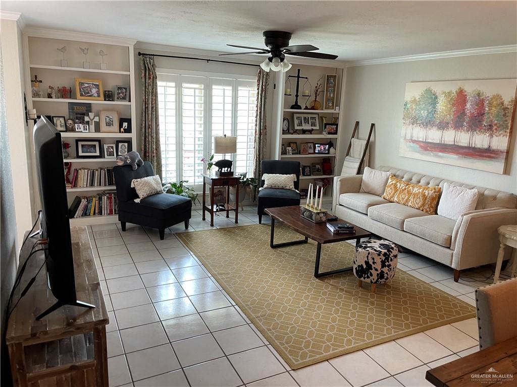 Photo 3 of 717 Griffin Parkway