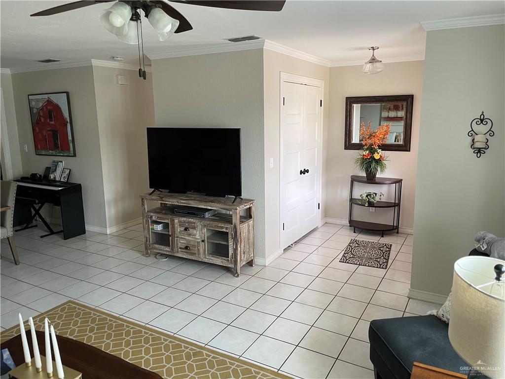 Photo 6 of 717 Griffin Parkway