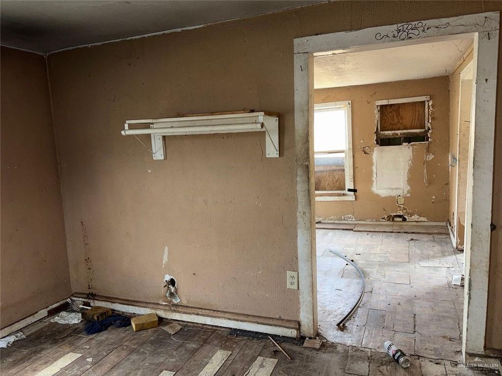 Photo 8 of 2613 Halsey Street