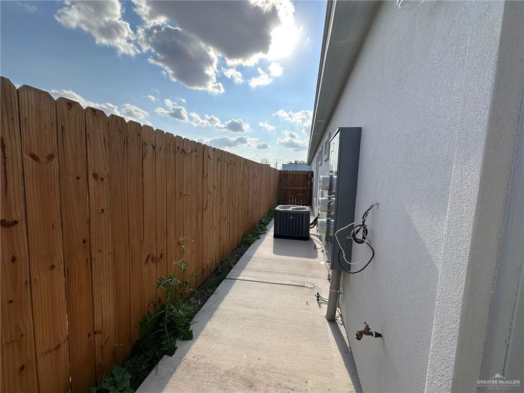 Photo 9 of 1308 Valle Vista Street