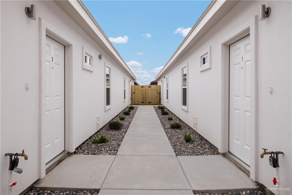 Photo 4 of 2708 Harrison Avenue #4