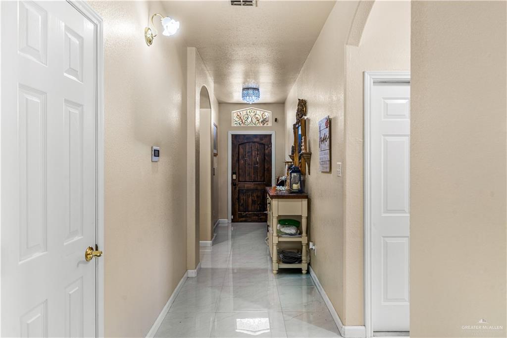 Photo 3 of 2300 Pelican Avenue