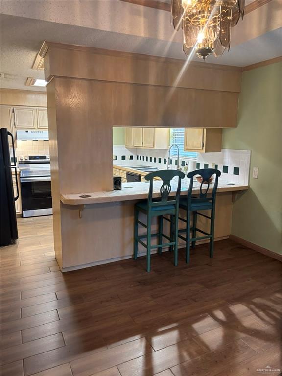 Photo 5 of 800 Colorado Court