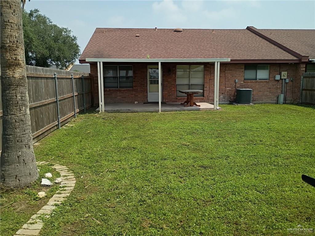 Photo 5 of 2102 Lemon Tree Court