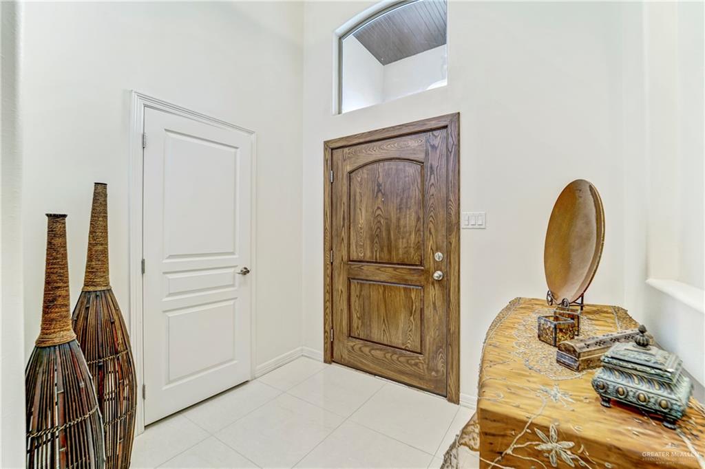 Photo 16 of 2510 Driftwood Court