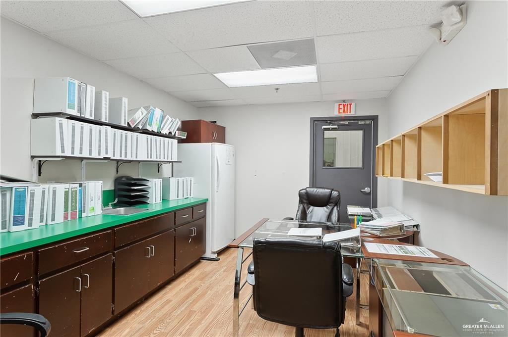 Photo 11 of 701 Trinity Street