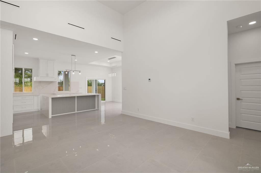 Photo 4 of 1033 Solaris Lane