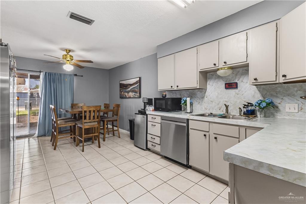 Photo 17 of 513 Upas Avenue