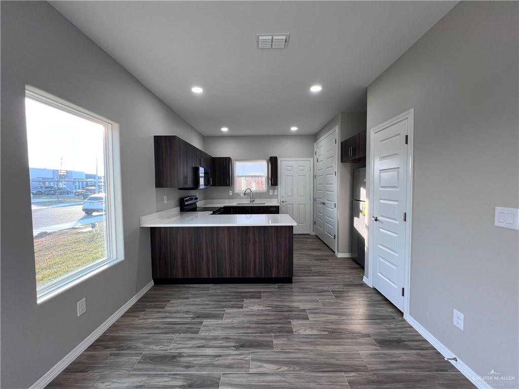 Photo 3 of 4104 Walnut Avenue #4