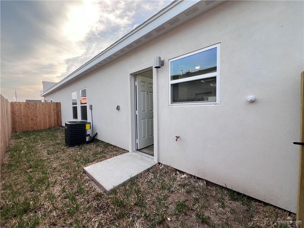 Photo 8 of 4104 Walnut Avenue #4