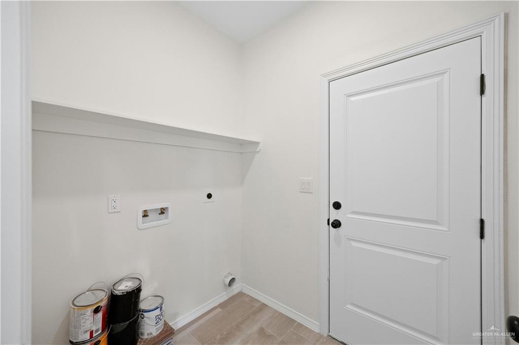 Photo 8 of 833 Martinez Avenue