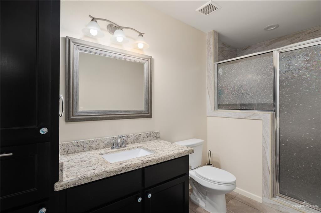 Photo 6 of 1407 Combes Avenue