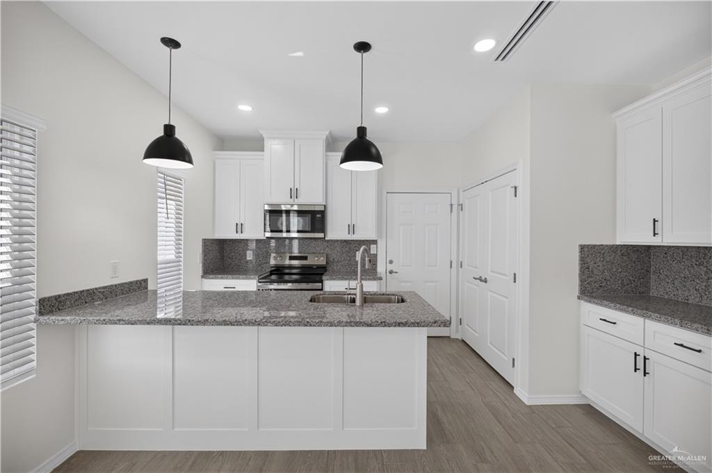 Photo 9 of 409 Alexandrite Avenue