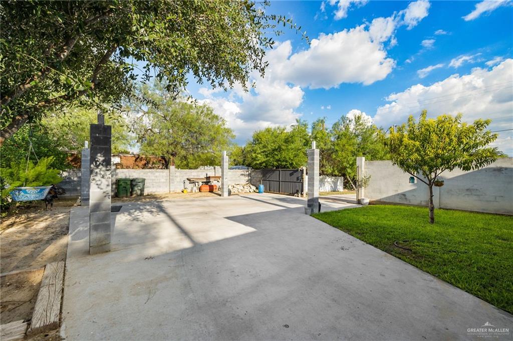 Photo 12 of 1504 Garcia Street