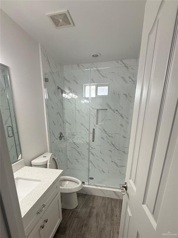 Photo 9 of 1004 Villas Del Norte Street