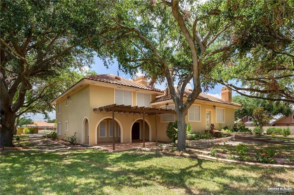 Photo 5 of 2400 Palm Hurst Drive