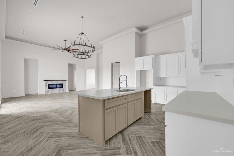 Photo 8 of 2305 Trinity Avenue