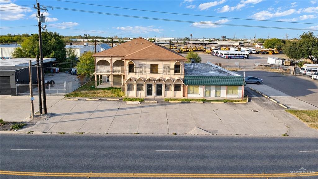 Photo 3 of 923 Schunior Street