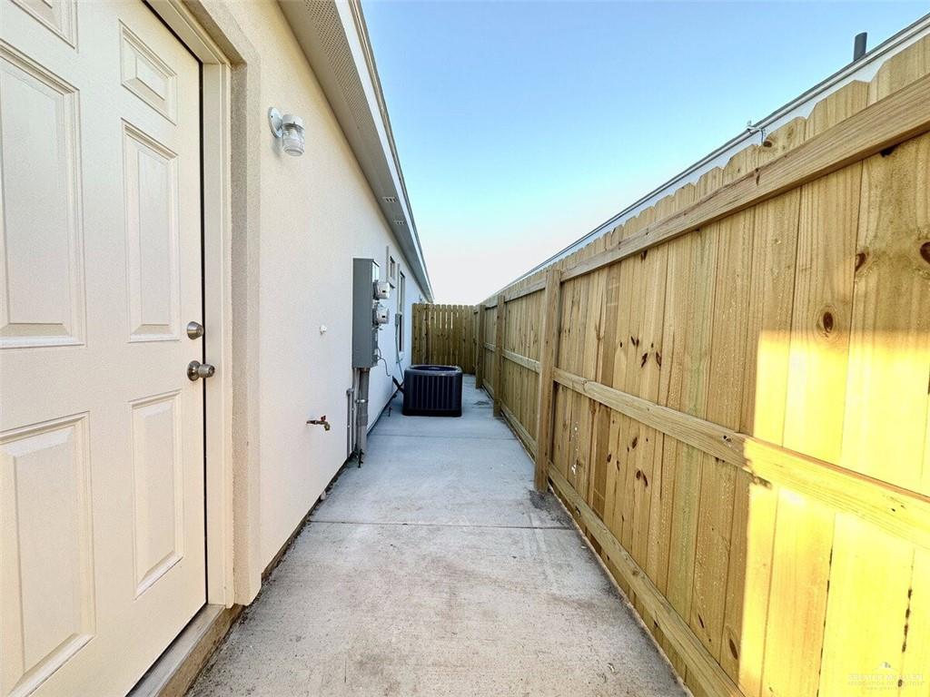 Photo 3 of 3408 Ventura Avenue #3
