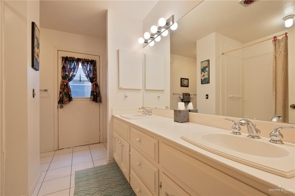 Photo 22 of 2725 Ashley Court