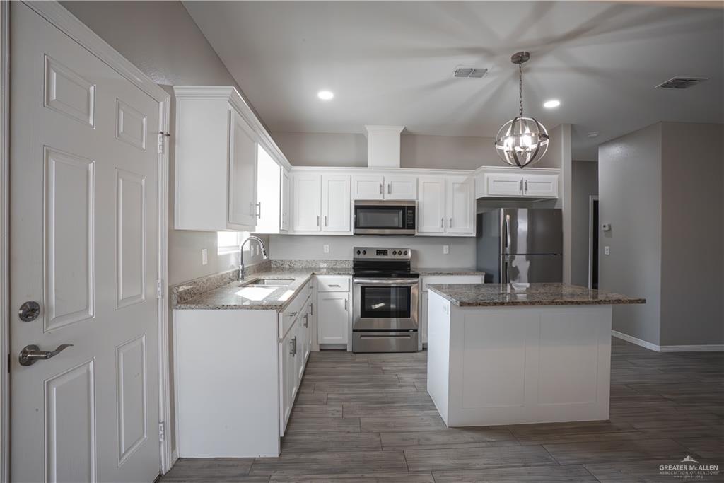Photo 4 of 2108 Stauffer Street #3