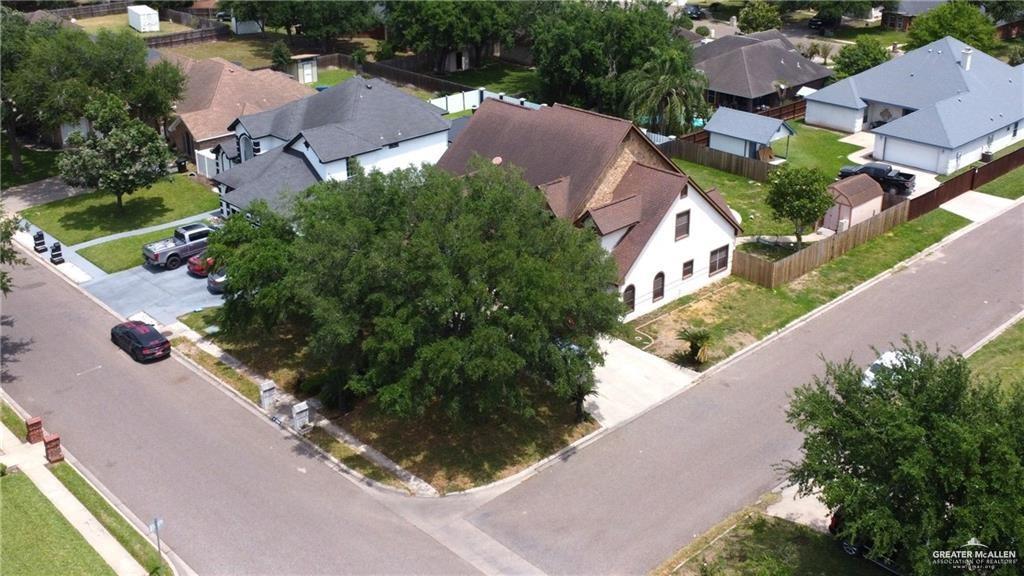 Photo 4 of 2206 Highland Drive