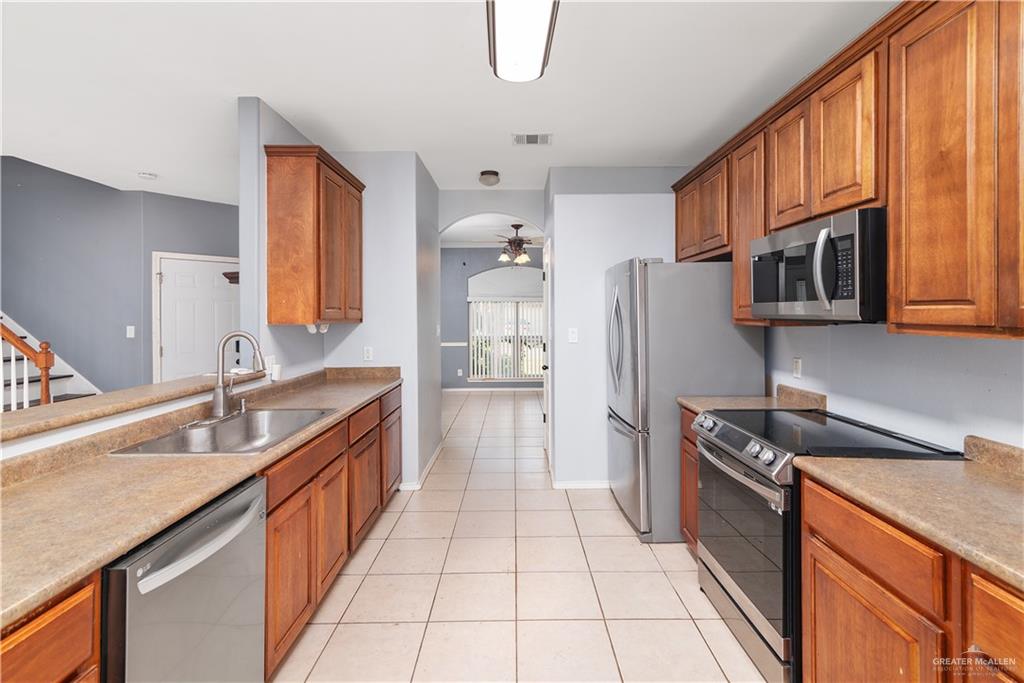 Photo 5 of 3427 Prestwick Street