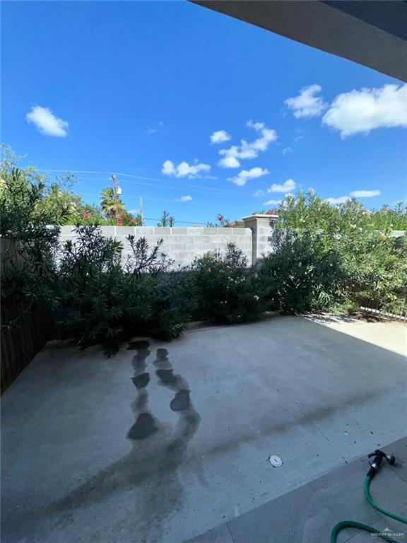 Photo 4 of 410 Newport Avenue #3