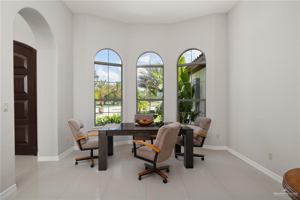 Photo 4 of 1120 Malone Drive