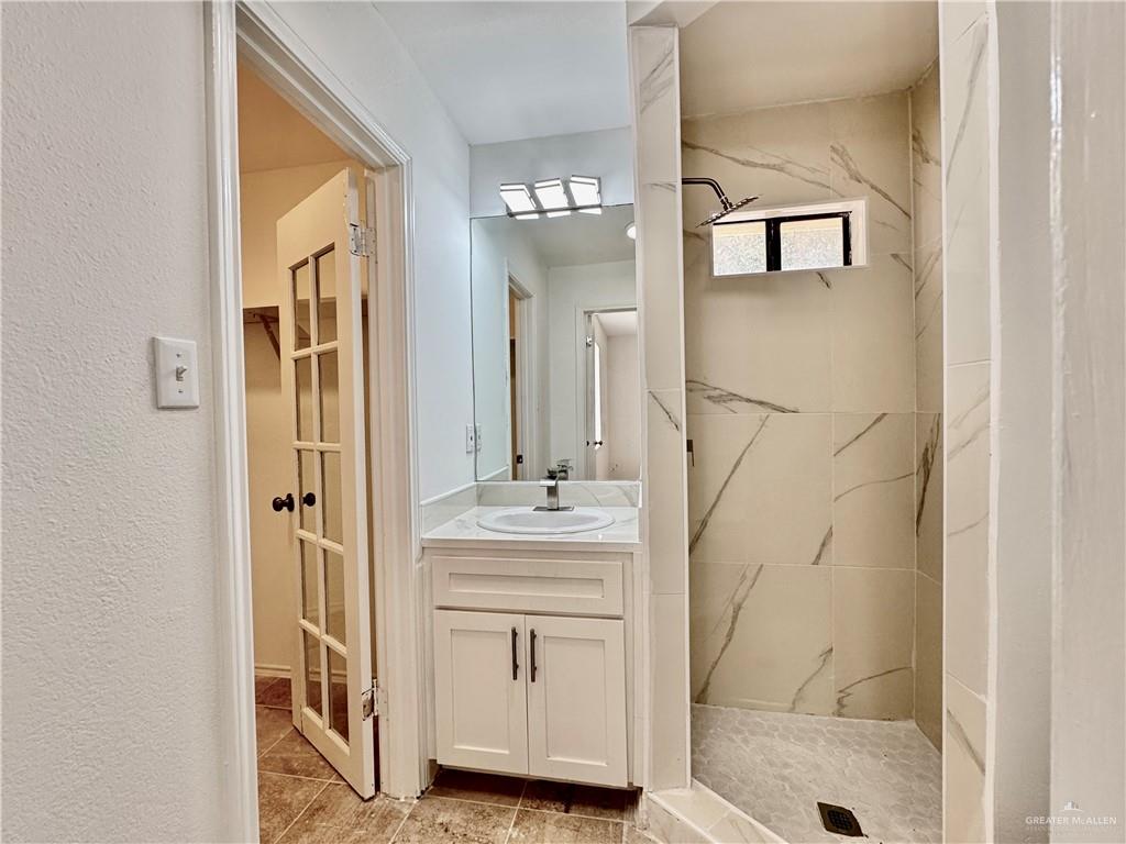 Photo 15 of 106 Aldrin Street