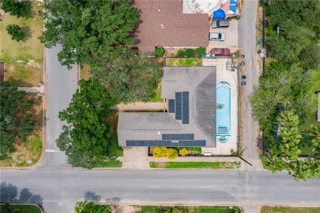 Photo 14 of 400 Iris Avenue