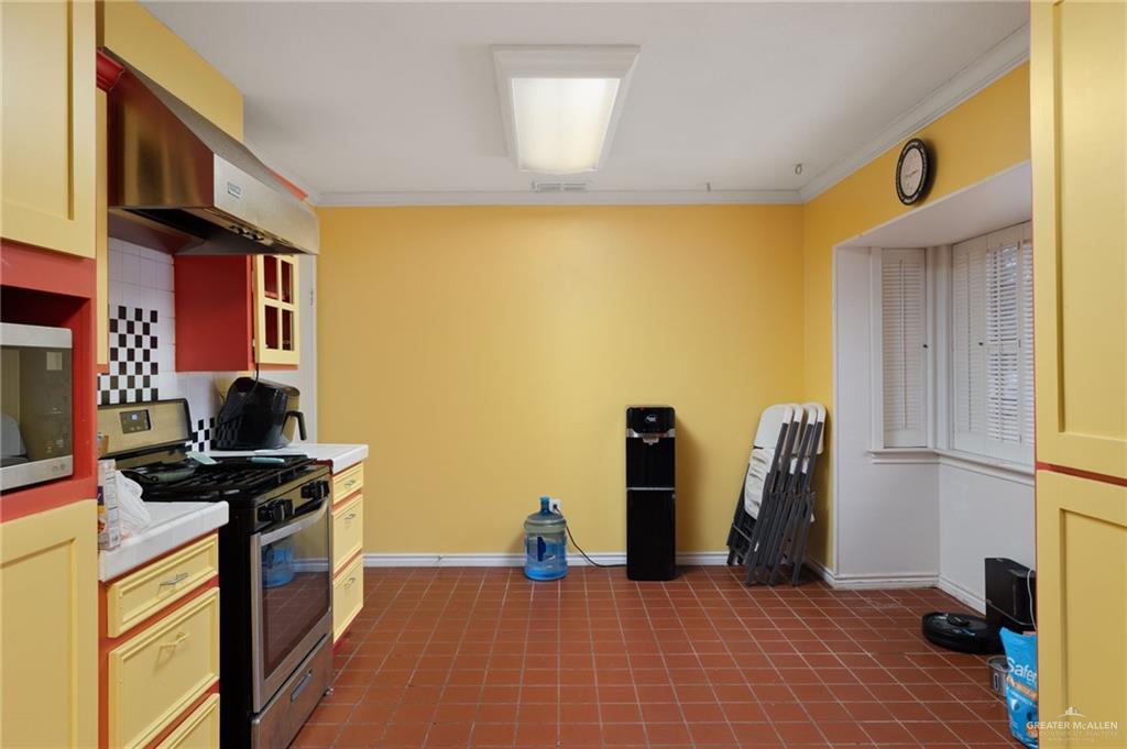 Photo 7 of 400 Iris Avenue