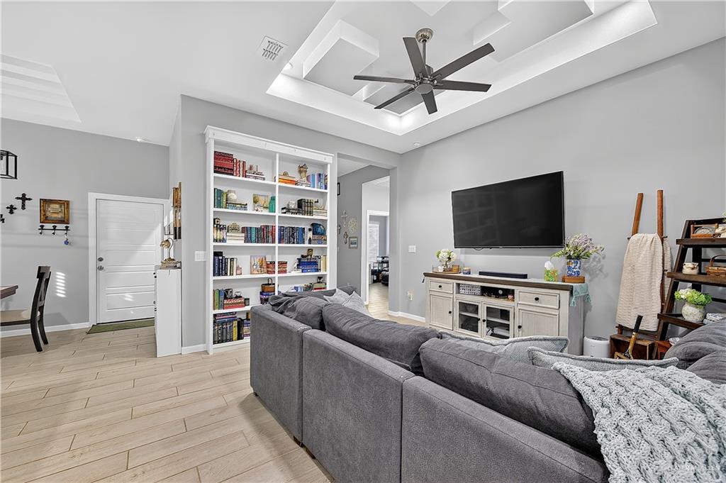 Photo 4 of 3120 Zinnia Avenue