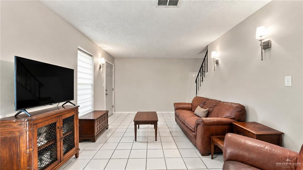 Photo 3 of 125 Tamarack Avenue