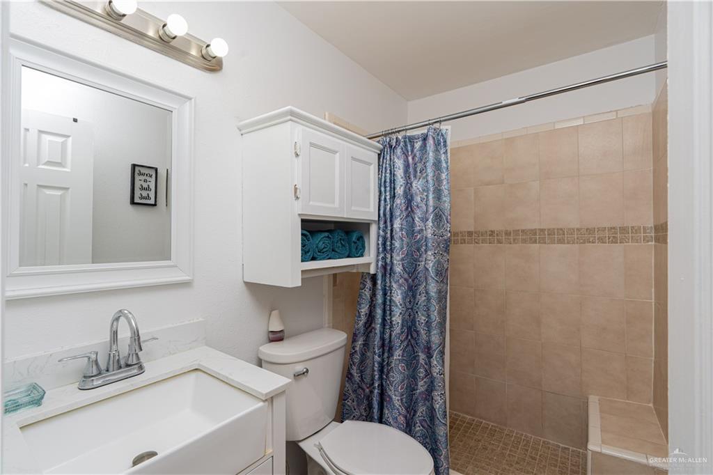 Photo 10 of 808 Blue Jay Avenue