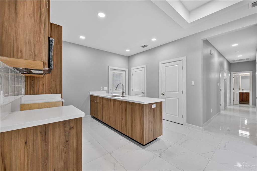 Photo 6 of 719 Coves Lane #4