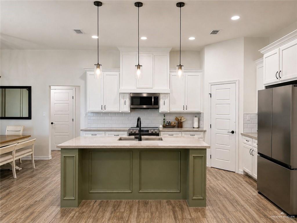 Photo 6 of 1500 Zenith Drive