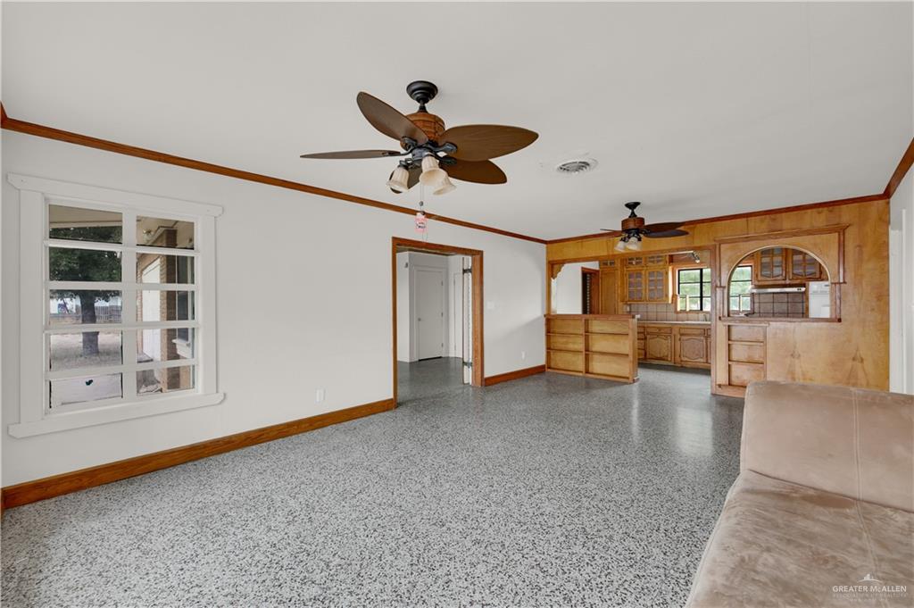 Photo 4 of 704 Beech Avenue