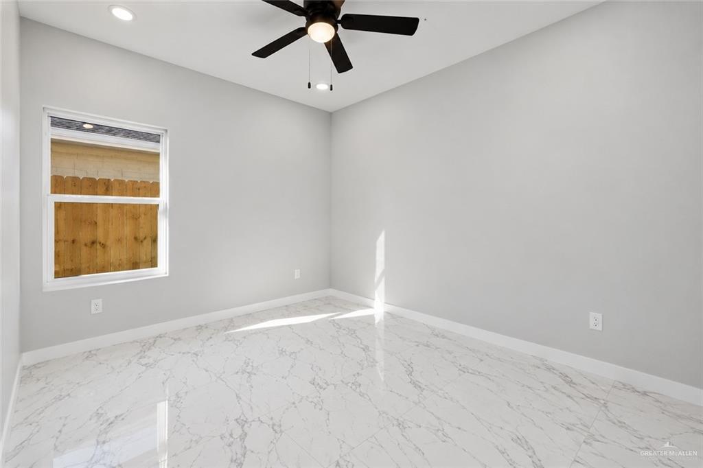 Photo 6 of 1025 Woodson Avenue #4